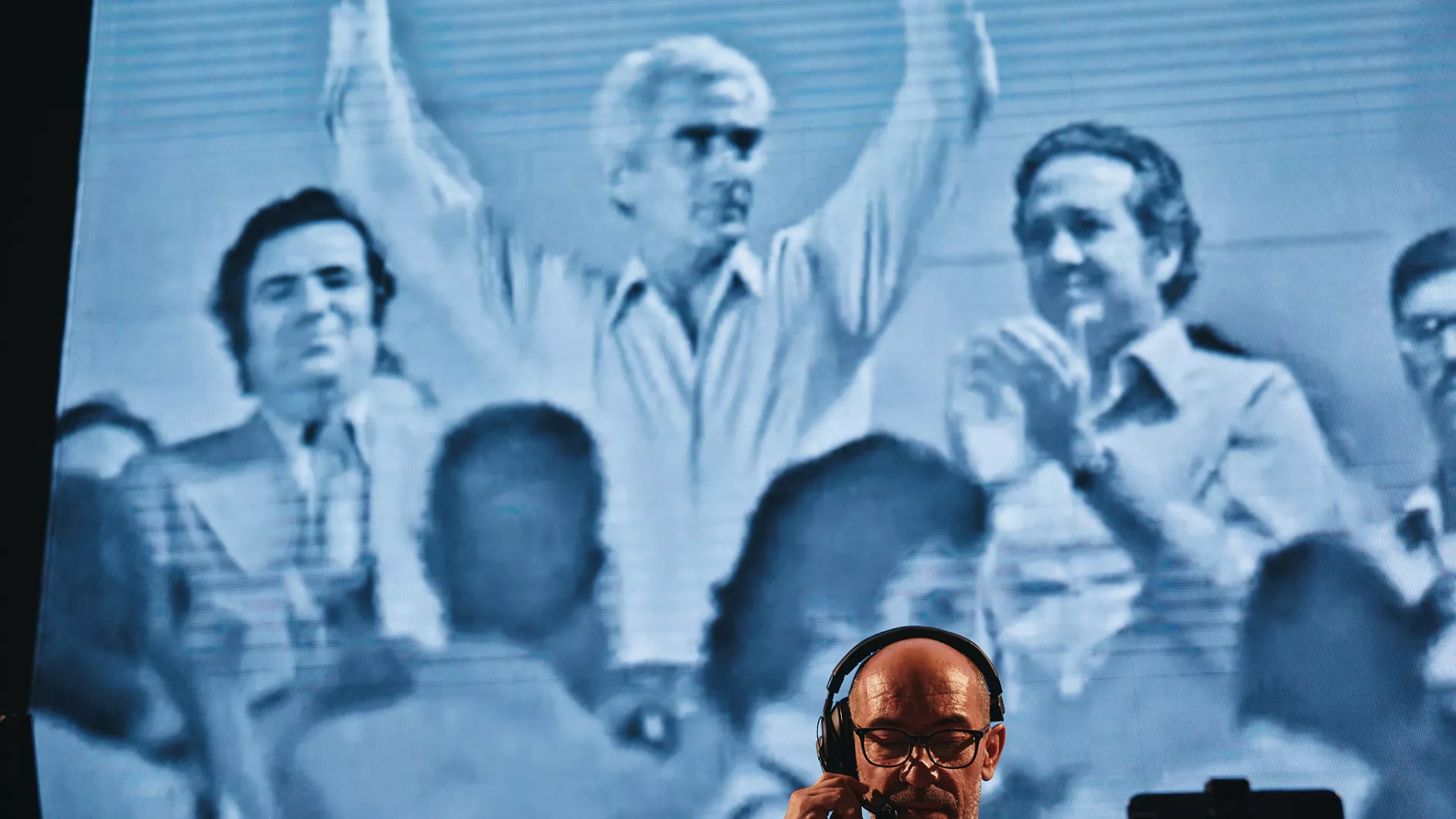 24_abril_908_redes_filipe_ferreira_1069100763662bd3b04113b.jpg 24_abril_908_redes_filipe_ferreira_1069100763662bd3b04113b.jpg