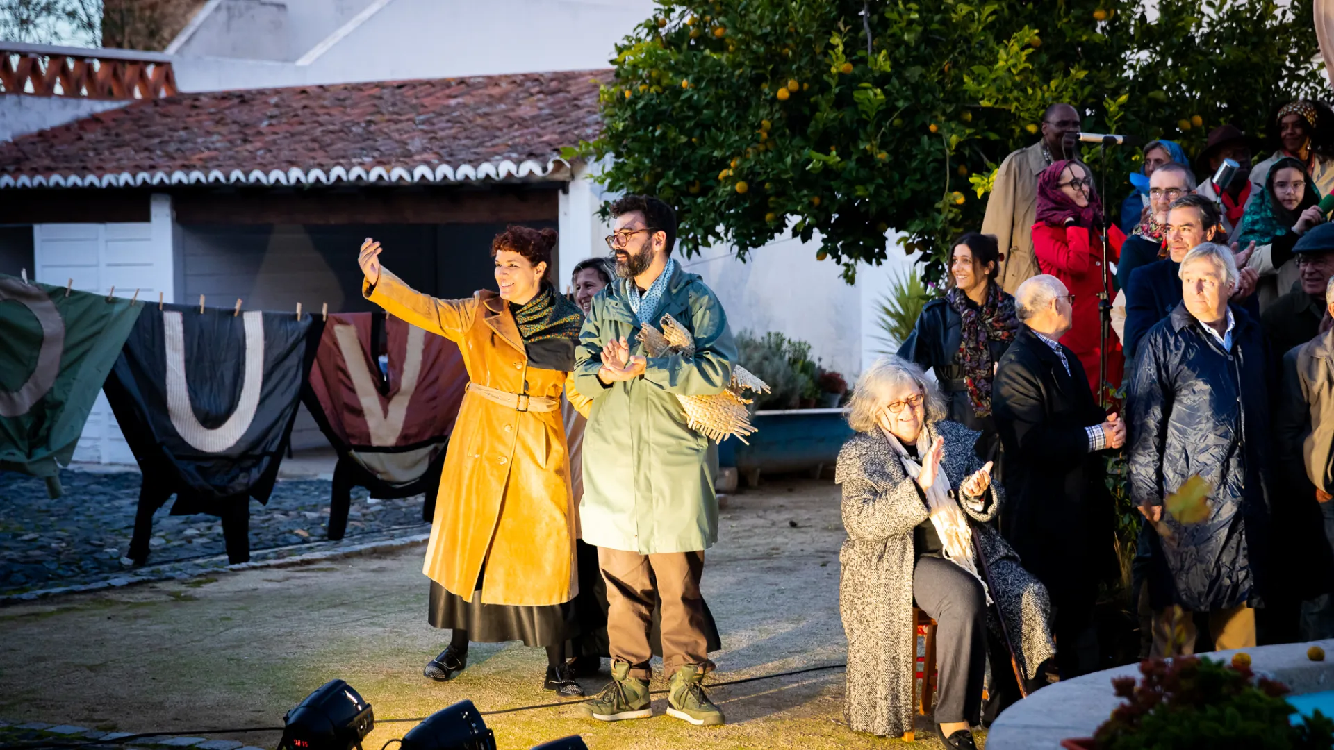 _joayoversosroldayo_2023_odisseianacional_tndmii_ondaamarela_ouvidosaovento_apresentacyayo_11nov_beja_lowres_100_204223090366b4fb64b7a4c.jpg _joayoversosroldayo_2023_odisseianacional_tndmii_ondaamarela_ouvidosaovento_apresentacyayo_11nov_beja_lowres_100_204223090366b4fb64b7a4c.jpg