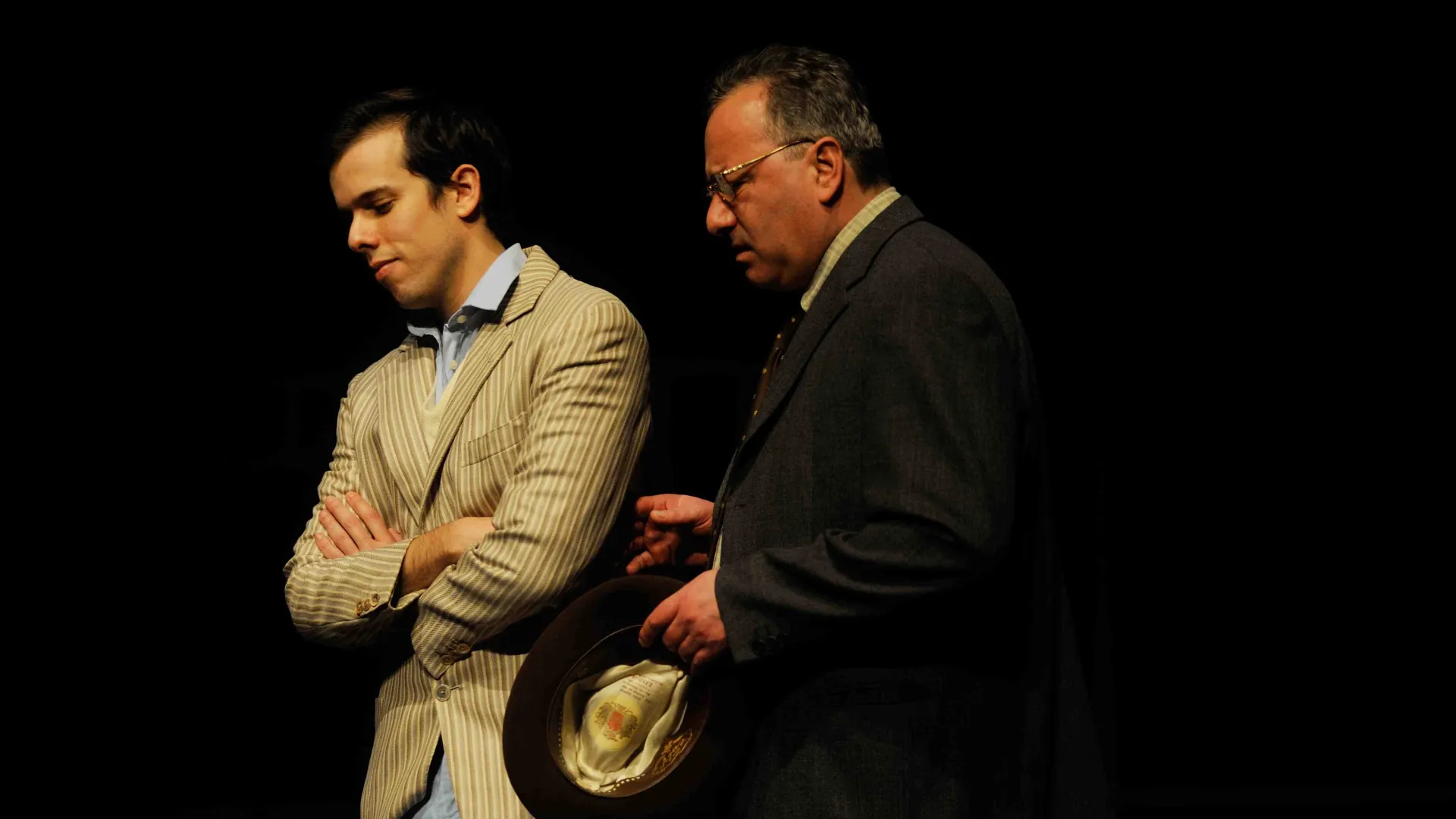 morte_de_um_caixeiro_viajante_de_arthur_miller_fotografias_de_jorge_goncalves_22__10783447196109429ebb4c2.jpg morte_de_um_caixeiro_viajante_de_arthur_miller_fotografias_de_jorge_goncalves_22__10783447196109429ebb4c2.jpg