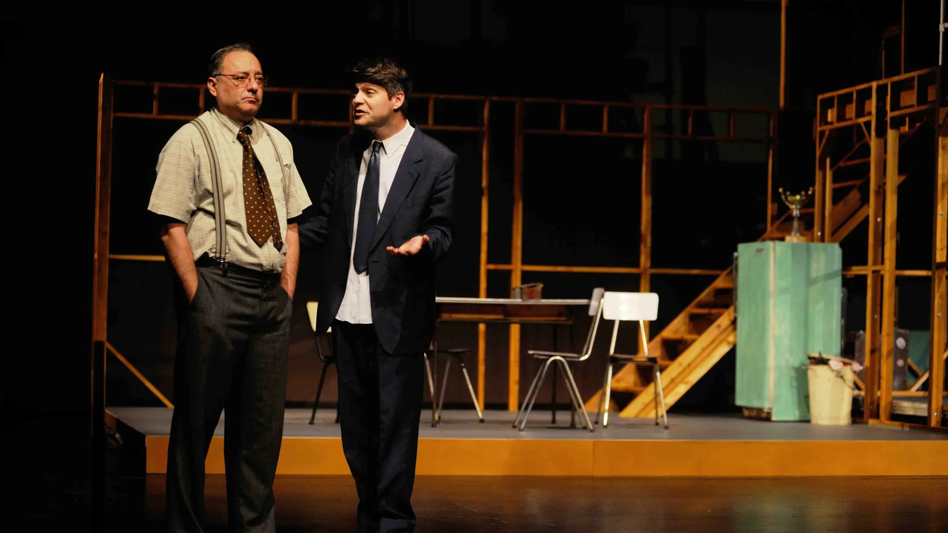 morte_de_um_caixeiro_viajante_de_arthur_miller_fotografias_de_jorge_goncalves_27__2025411257610942a4c49ce.jpg morte_de_um_caixeiro_viajante_de_arthur_miller_fotografias_de_jorge_goncalves_27__2025411257610942a4c49ce.jpg